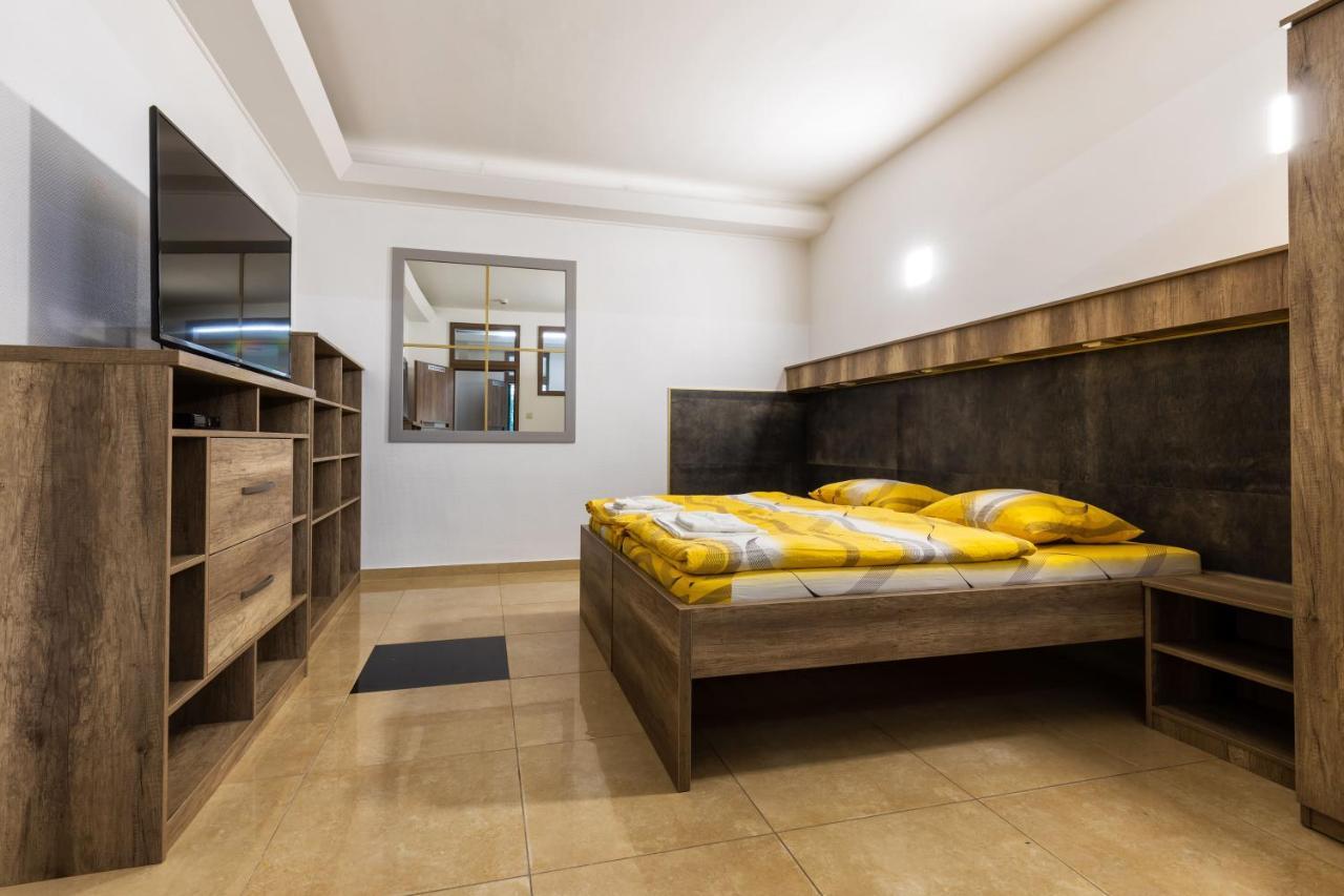Napfeny Panzio Es Rendezvenyhaz Hotel Kecskemet Luaran gambar