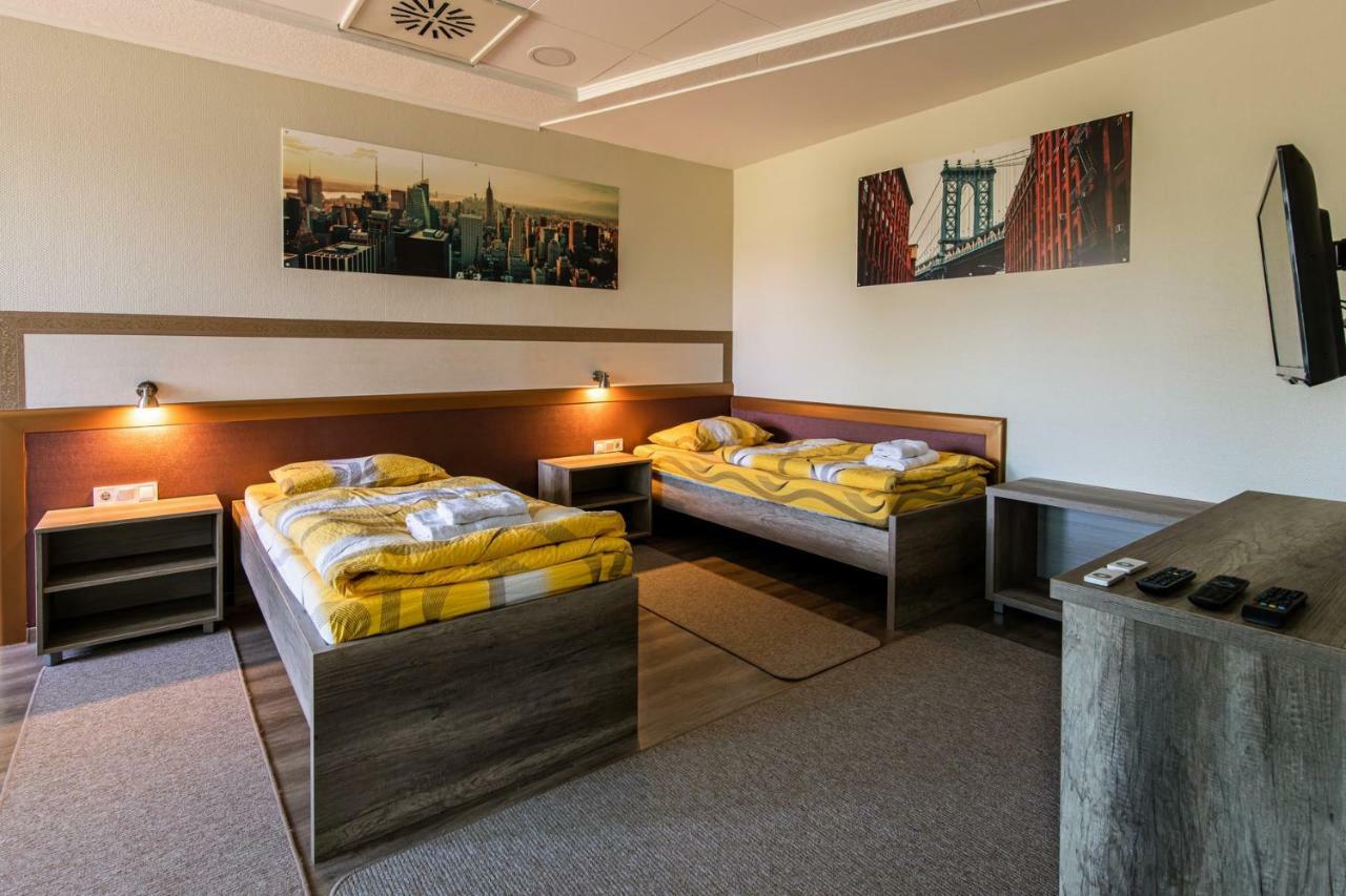 Napfeny Panzio Es Rendezvenyhaz Hotel Kecskemet Luaran gambar
