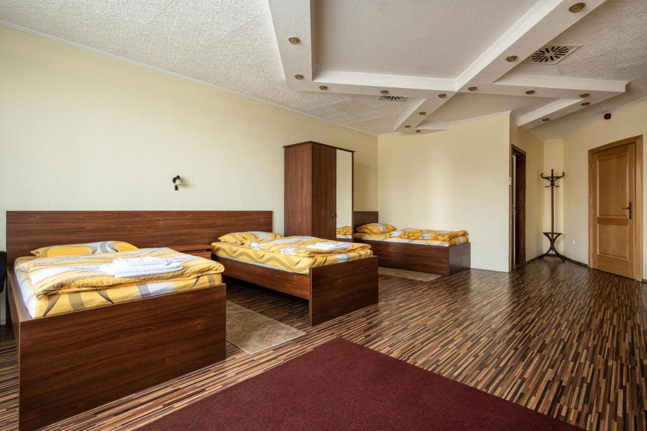 Napfeny Panzio Es Rendezvenyhaz Hotel Kecskemet Luaran gambar