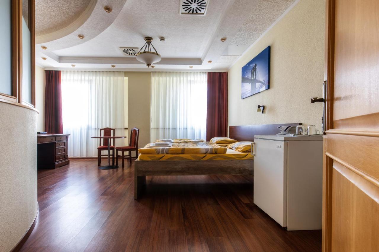 Napfeny Panzio Es Rendezvenyhaz Hotel Kecskemet Luaran gambar