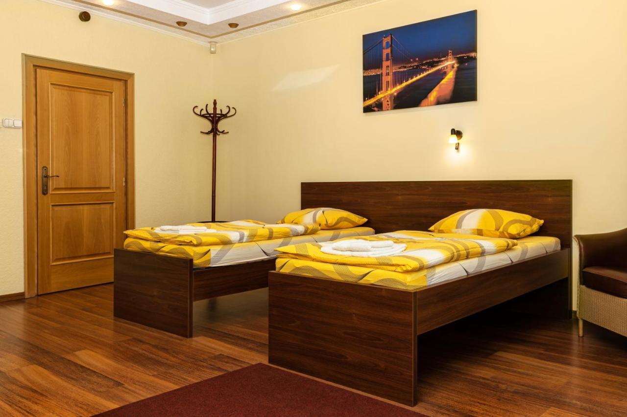Napfeny Panzio Es Rendezvenyhaz Hotel Kecskemet Luaran gambar